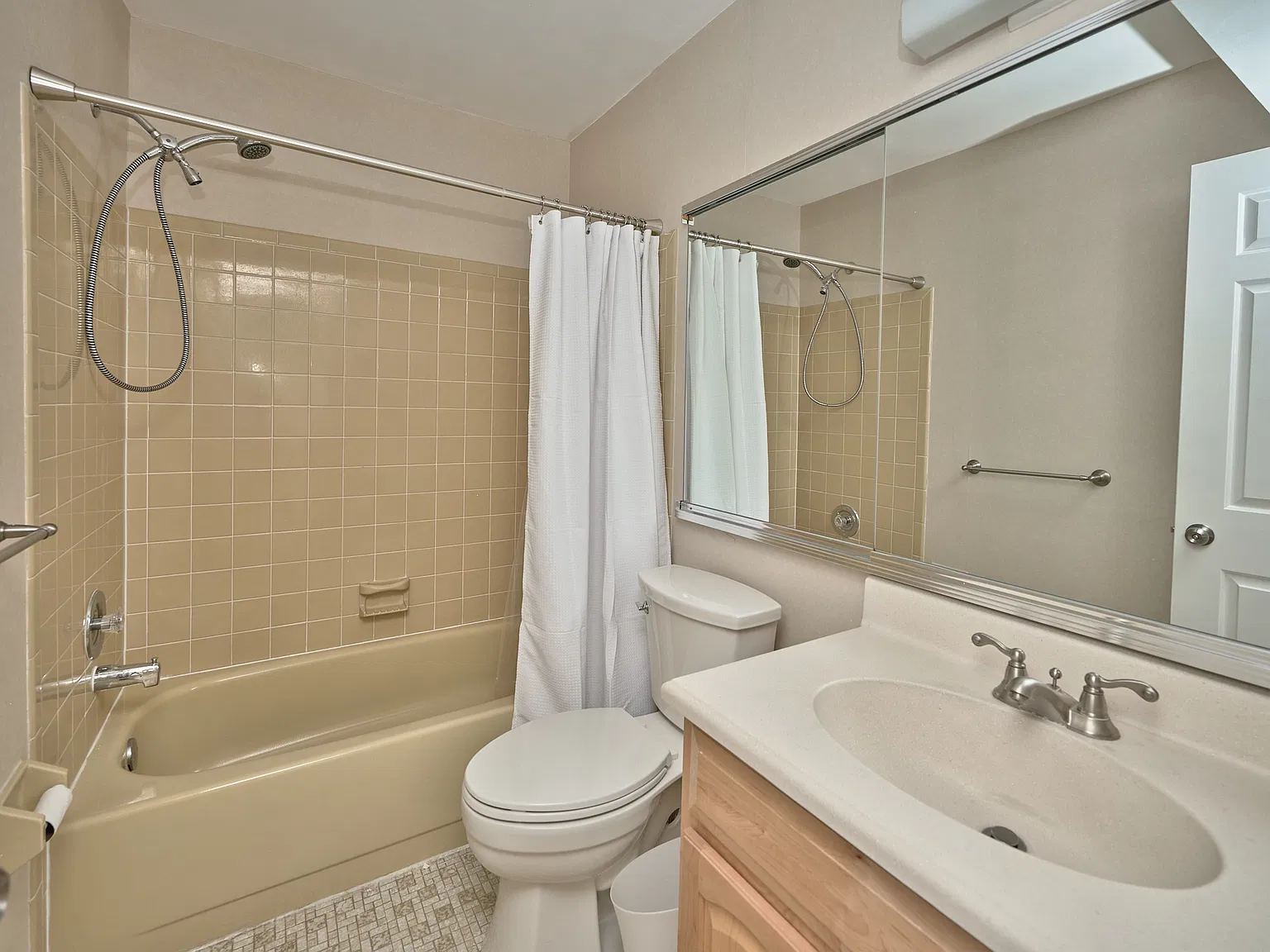 2 bed, 1140 sqft, $3,000 — Photo 2