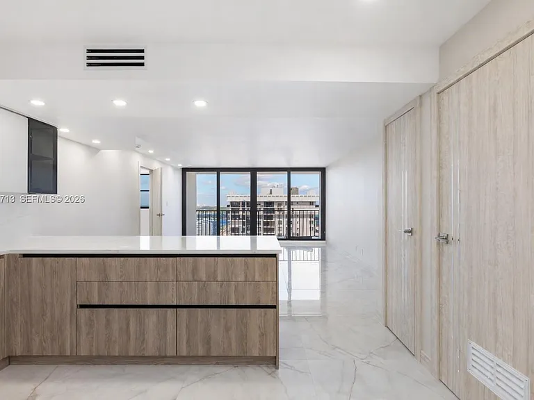2401 S Ocean Dr #Penthouse A4 — Photo 3