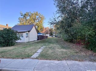 239 Iroquois St W, Moose Jaw, SK S6H5A8