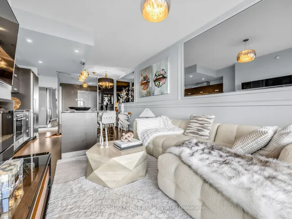 88 Park Lawn Rd #2212, Toronto, ON M8Y 0B5