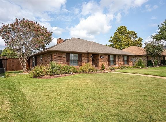 2nd image of 604 Stoneybrook Dr
