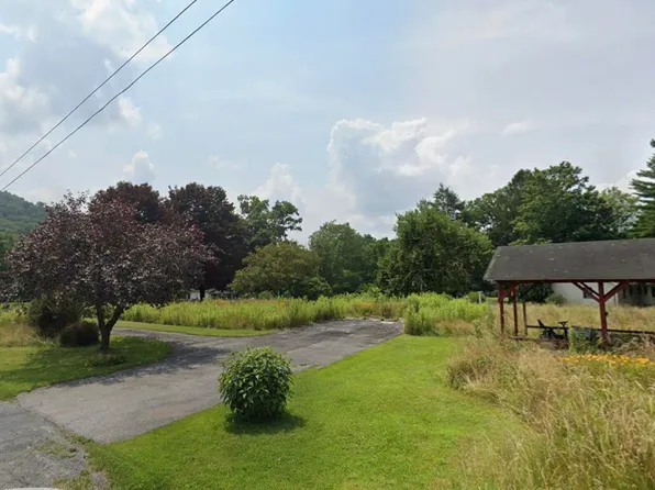 901 Church St, Rupert, WV 25984