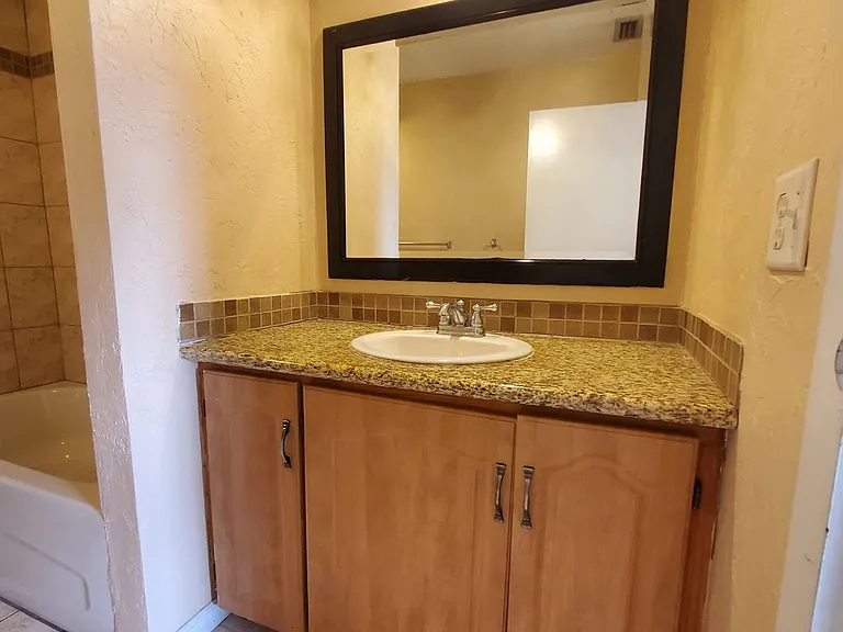 3704 Broadway #313 — Photo 9