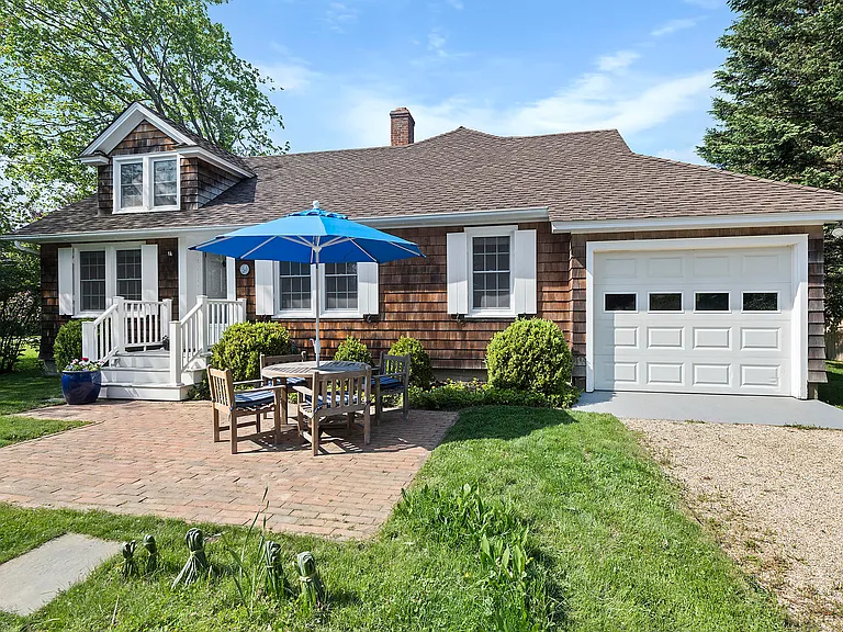 40 Meadow Way — Photo 1