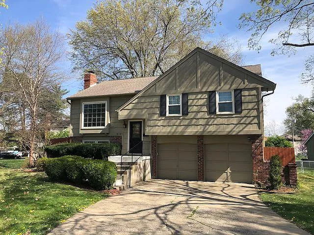 9701 Slater St — Photo 2