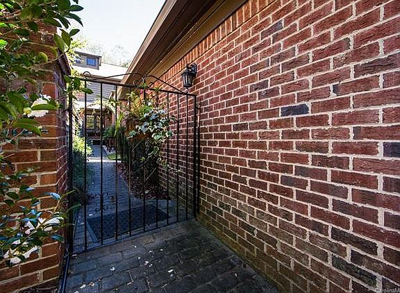 2nd image of 7441 Newmans Ln