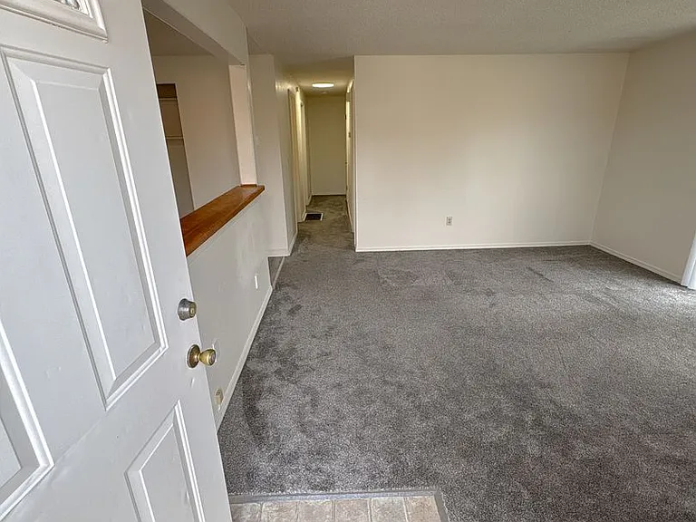 3039-3041 Kane Street — Photo 2