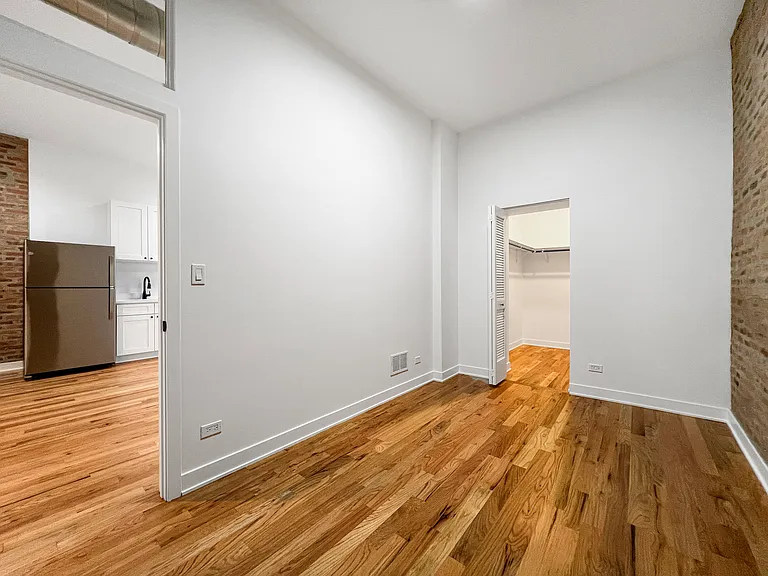 309 W Chicago Ave #302 — Photo 15