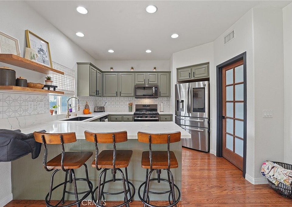 1st image of 14289 Meadowlands Dr