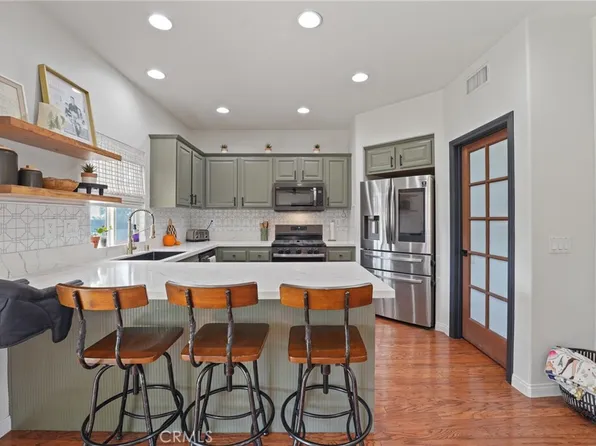 14289 Meadowlands Dr, Riverside, CA 92503