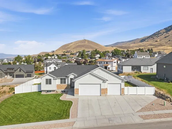 1071 E 160 N, Hyde Park, UT 84318