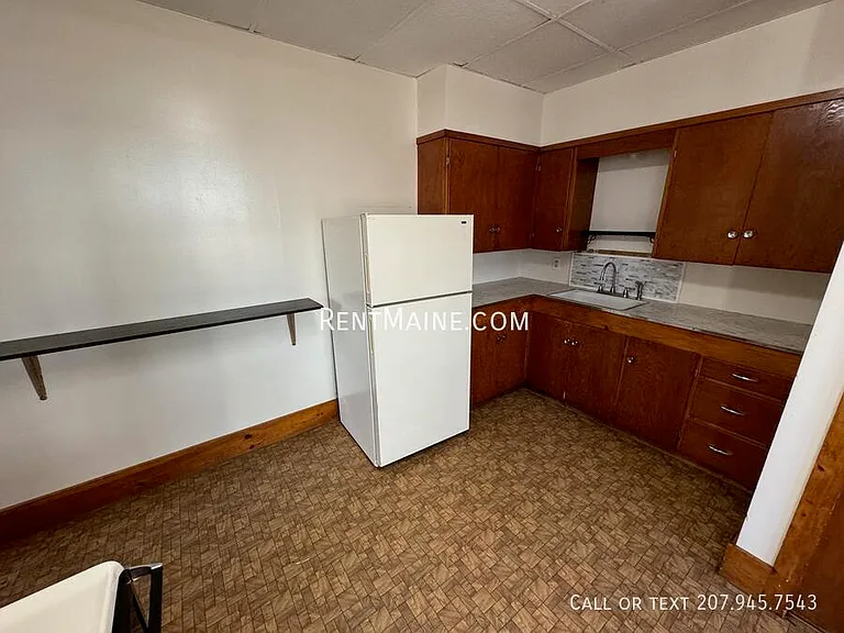 225 Center St #1 — Photo 5