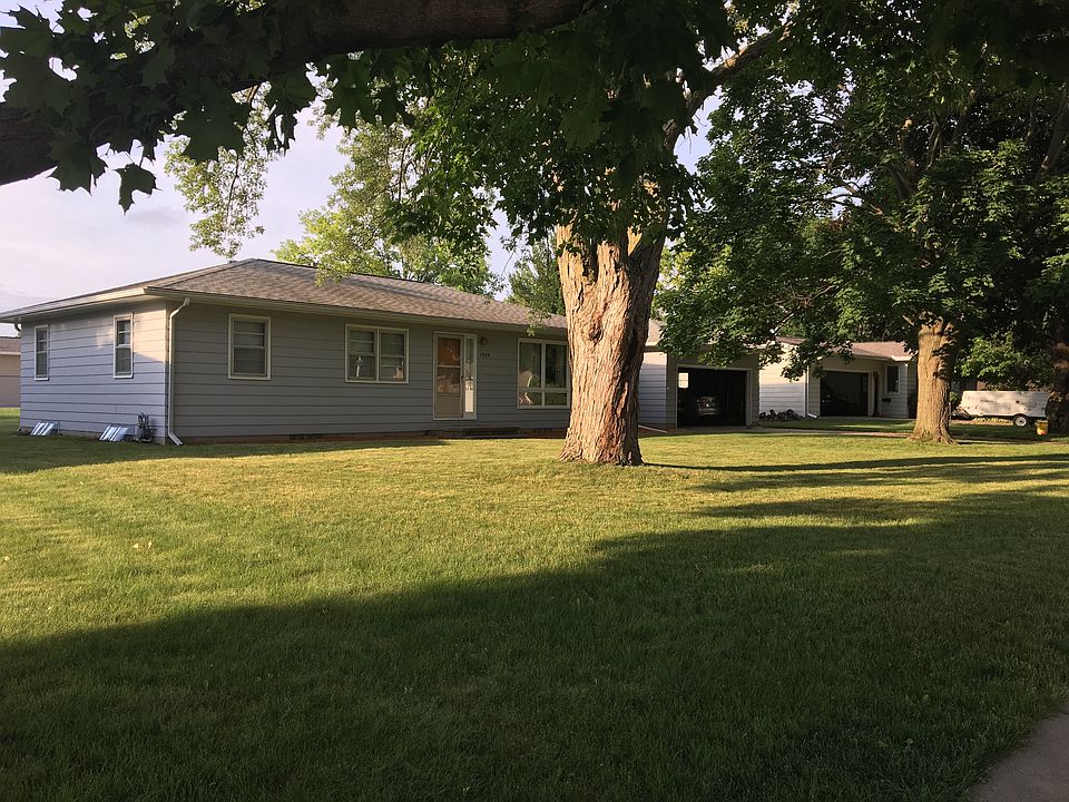 1st image of 1924 Valley High Dr