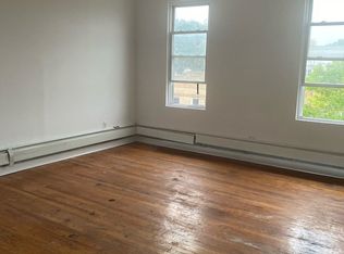 31-46 47th St #3L, Astoria, NY 11103