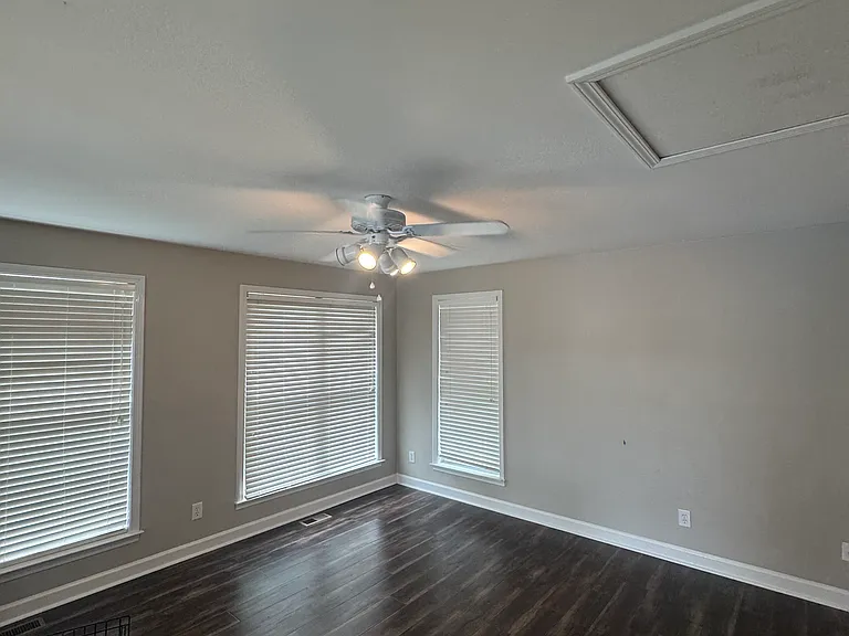405 Tranquill Ln — Photo 17