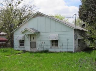 805 Green St, Comanche, TX 76442