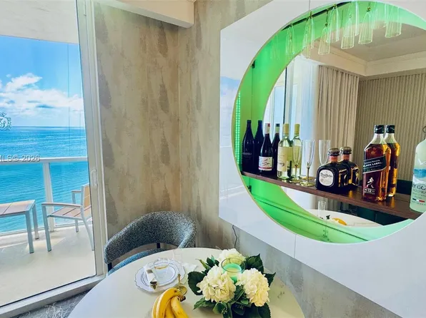 18001 Collins Ave #2512, North Miami Beach, FL 33160