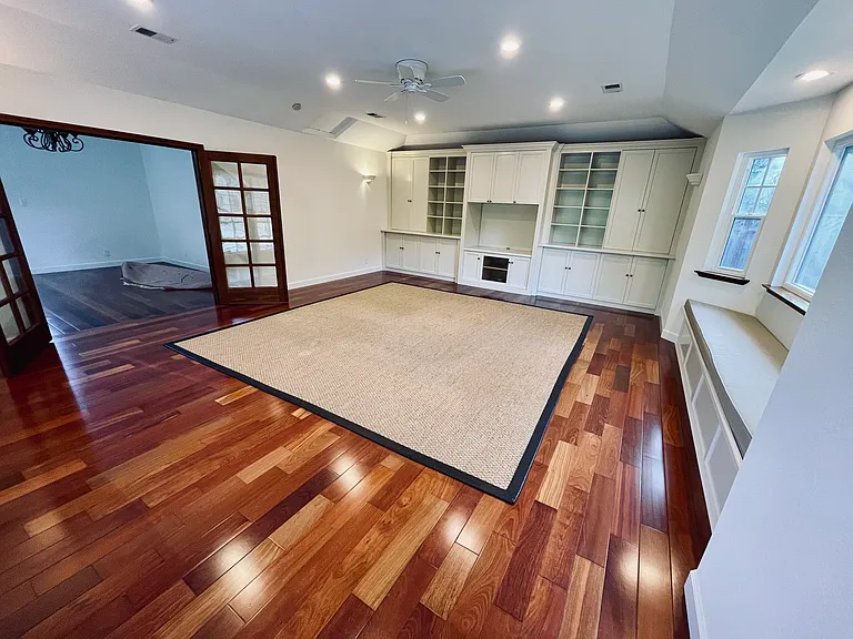 2 Greenbrier Ct — Photo 8