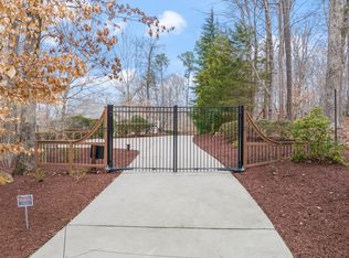 34 Valley Meadow Dr, Chapel Hill, NC 27516