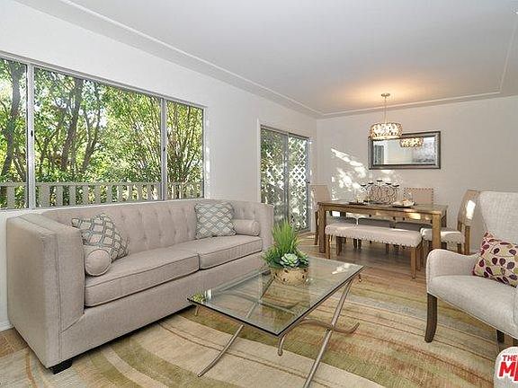 Bright and spacious living room