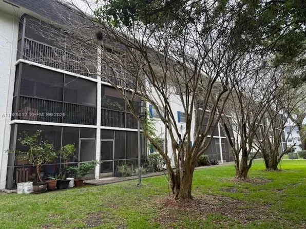 5100 SW 64th Ave APT 202, Fort Lauderdale, FL 33314
