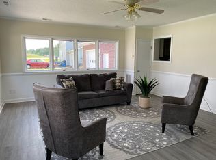 104 Country Club Dr, Jacksonville, NC 28546