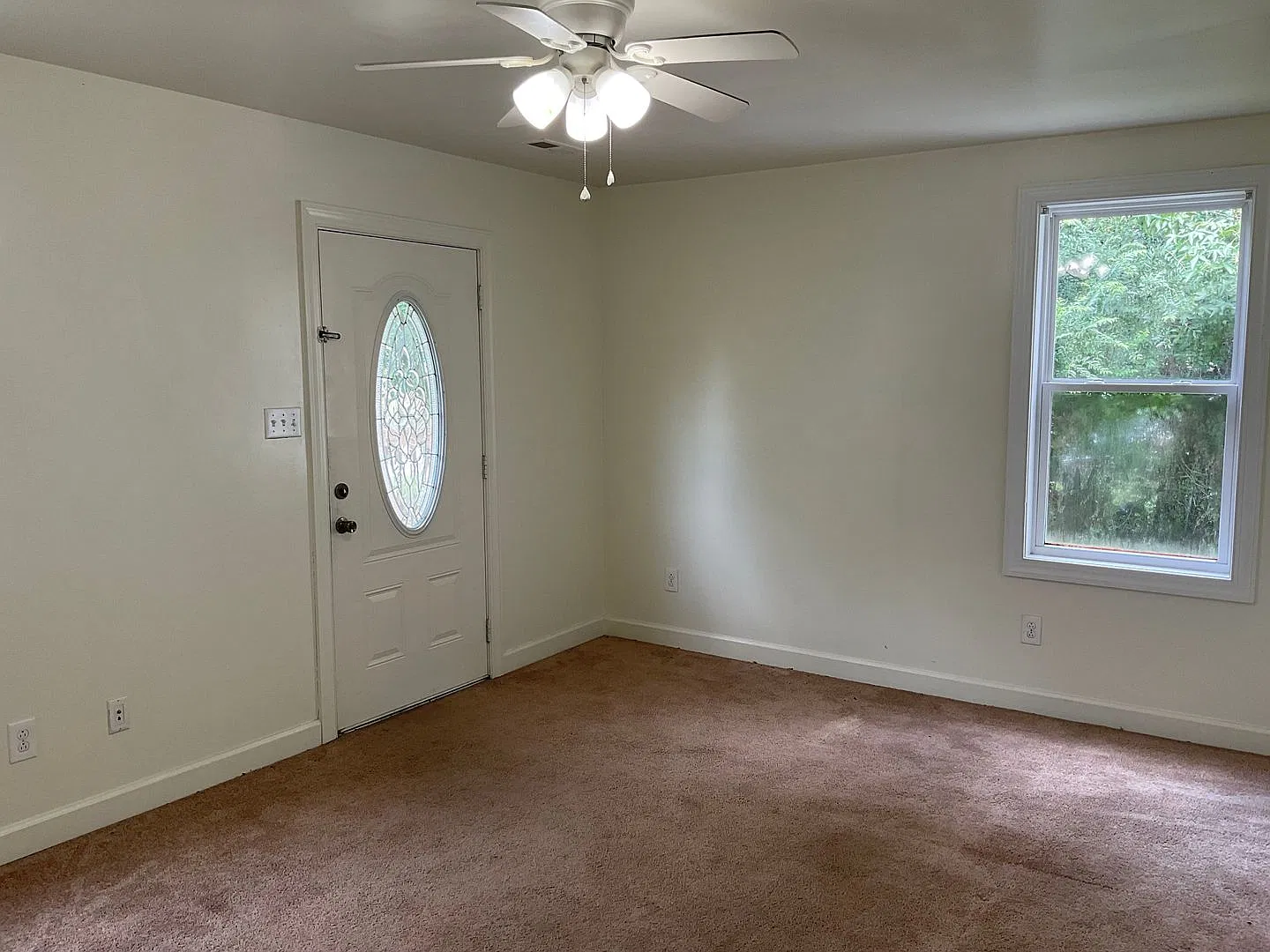Delightful two bedroom one bath home in downtown Jacksonville. Just minutes to area bases, beache... — Photo 3