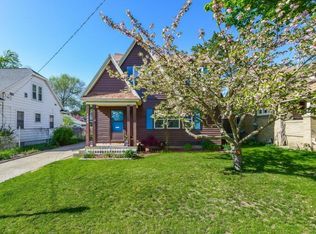 1033 Beechwood St NE, Grand Rapids, MI 49505