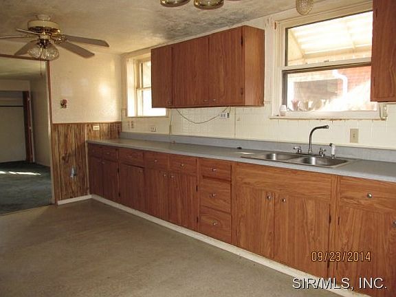 5th image of 3020 Marshall Ave