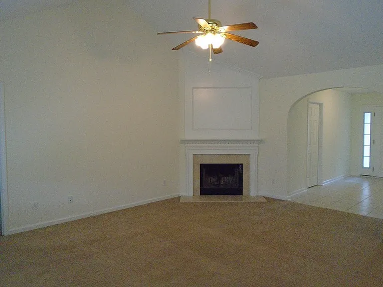 153 Pickett Creek Ln — Photo 5