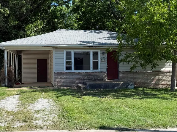 1323 W Poplar Street, Springfield, MO 65802