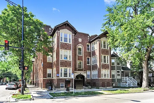 1901-03 W. Addison St. Photo 1