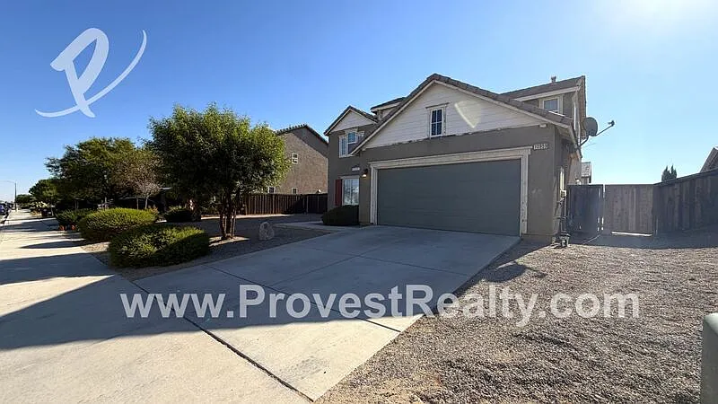 4 bed, 4.0 bath, 2811 sqft, $2,600 — Photo 3