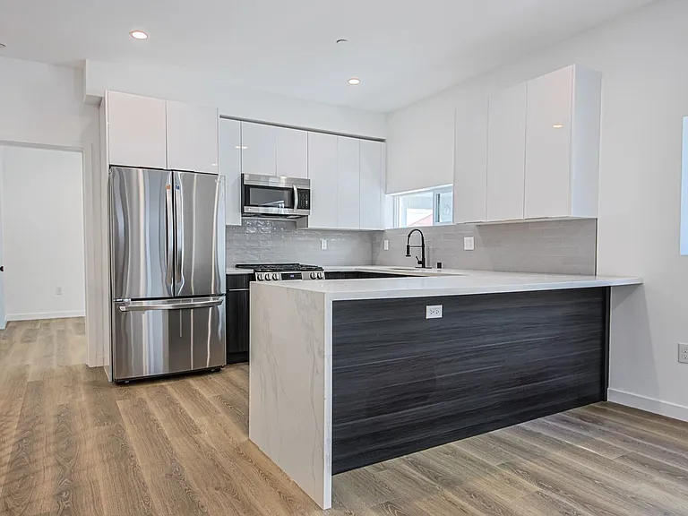 5233 Satsuma Ave — Photo 21