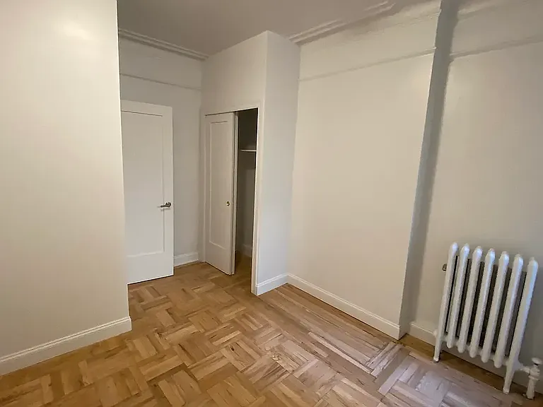 309 W 54th St #3D — Photo 10