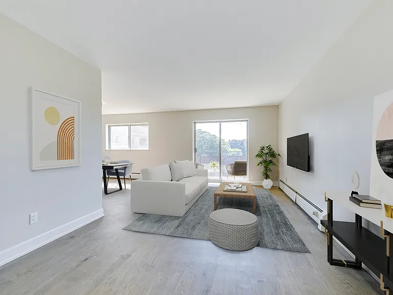57 Union St E — Photo 1