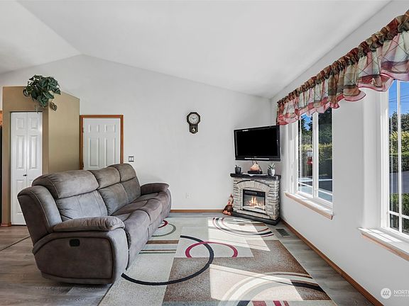 5th image of 626 79th Avenue SE
