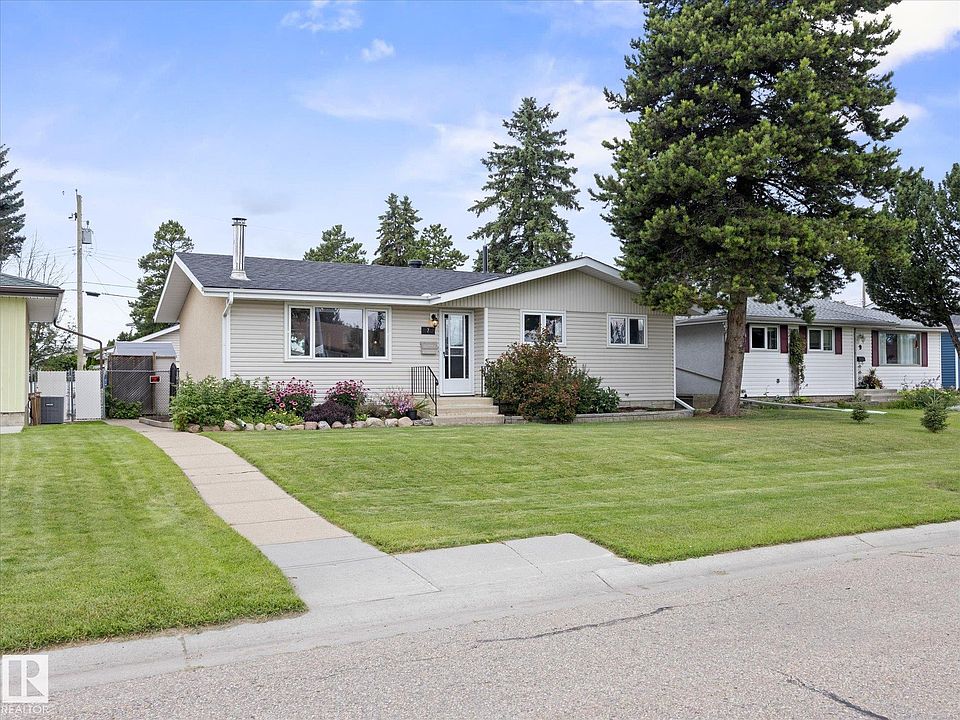 1st image of 7 Camelot Ave