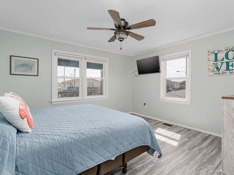 102 Wilson St — Photo 17