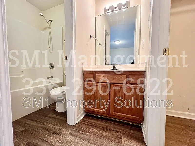 3 bed, 2.0 bath, 1150 sqft, $1,375 — Photo 4