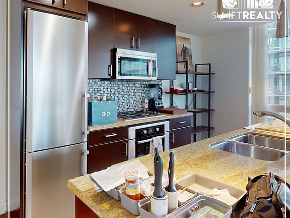 05_504-162 Victory Ship way_Fully-equiped Kitchen_06112025