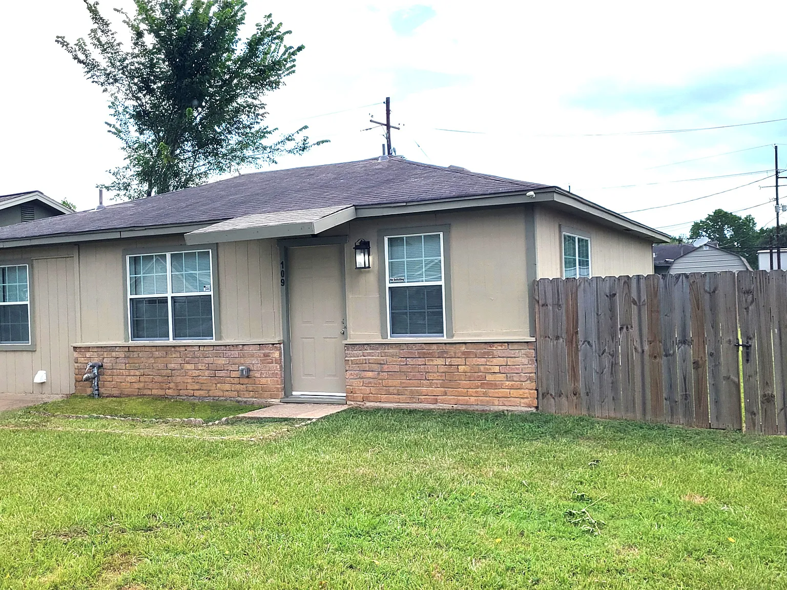 3 bed, 988 sqft, $1,395 — Photo 2