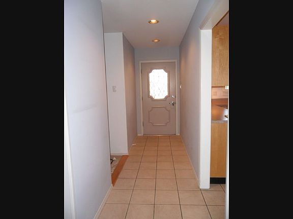 3rd image of 7700 Vista Del Arroyo Ave NE