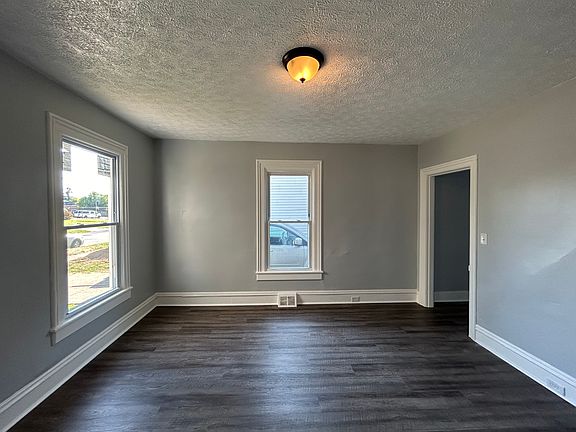 5th image of 2318 Forestdale Ave