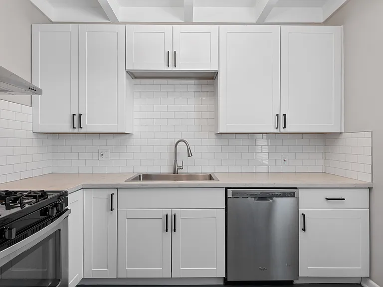 2242 N Dayton St #4 — Photo 11
