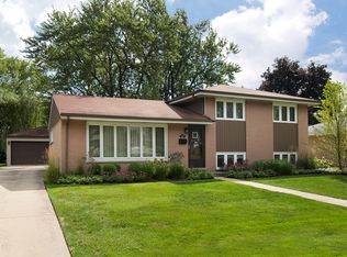307 Crescent Dr, Glenview, IL