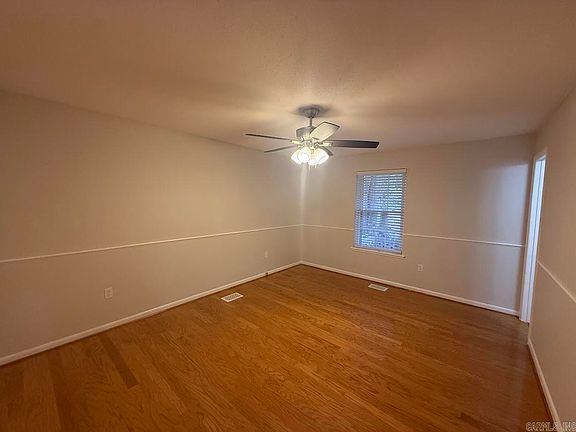 5th image of 1309 Crest Cir