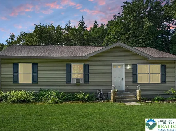 375 Forest Dr, Palmerton, PA 18071