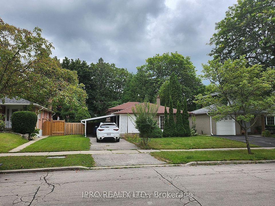 1st image of 16 Cresthaven Dr