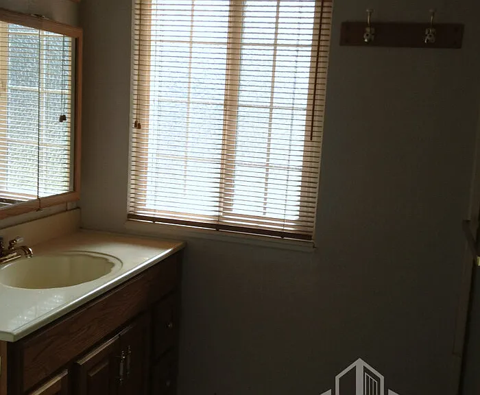 1320 Shadowglen Rd — Photo 5